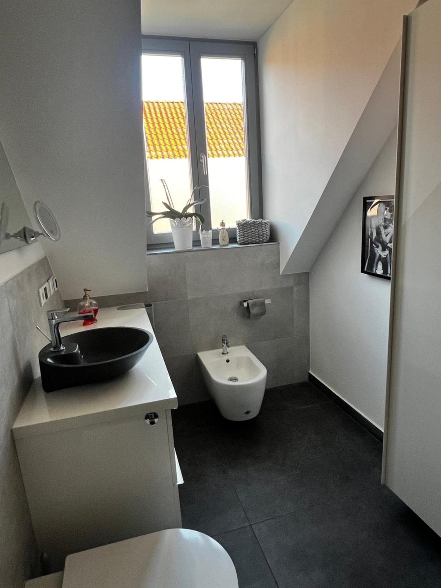Moderne Galeriewohnung Mit Balkon Und Stellplatz Am Wenigemarkt 에르푸르트 외부 사진